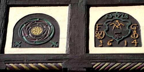 Fachwerk-Symbole-Schnitzerei